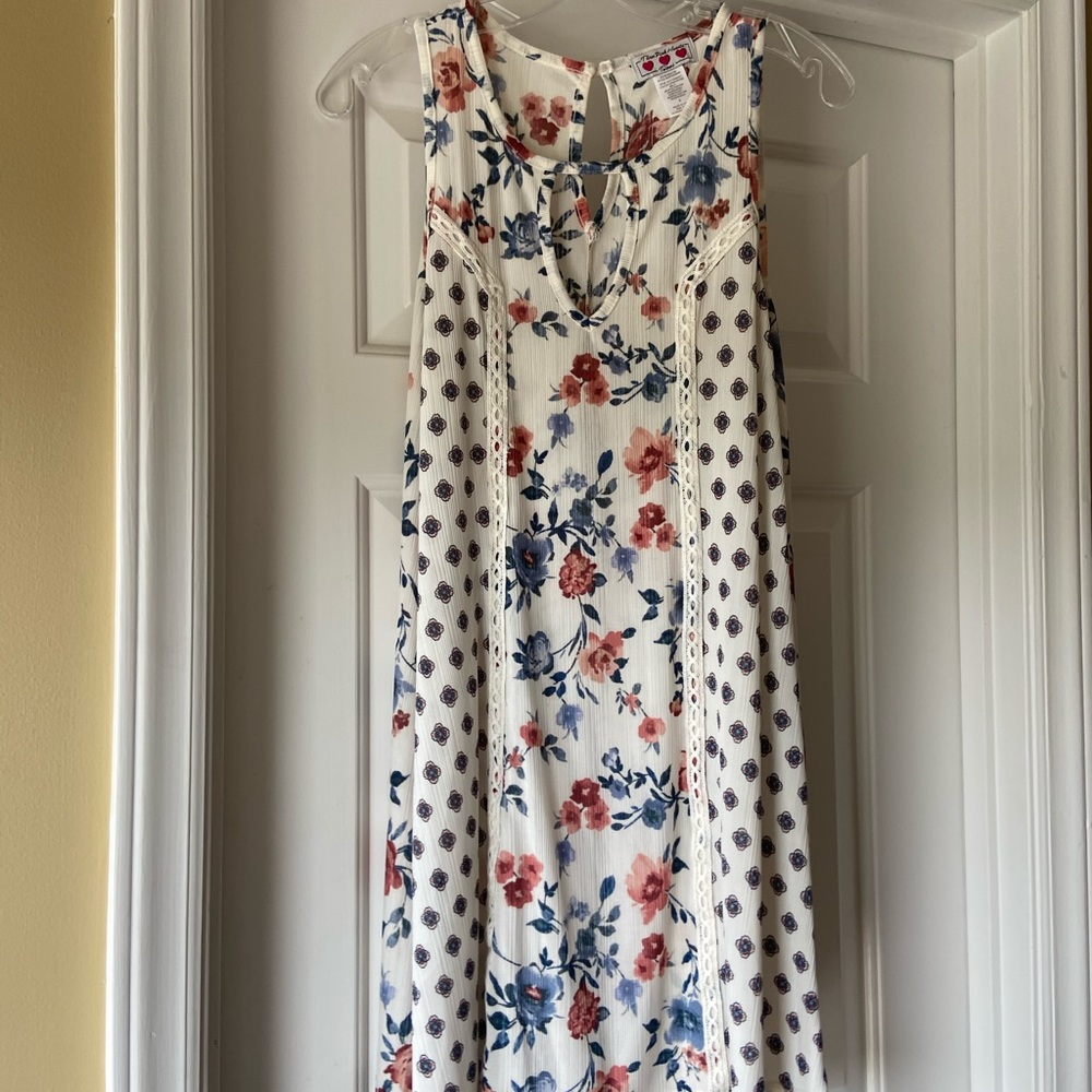 Thin, cool dress for hot summers!